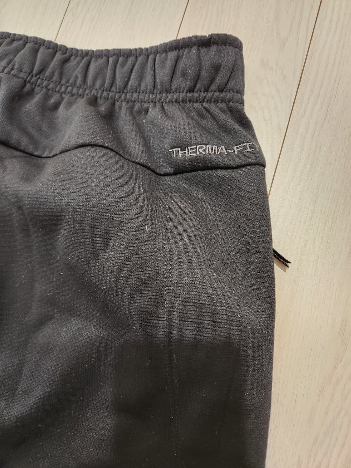 나이키 THERMA-FIT 기모 팬츠 사이즈s

사진이 이상하게 나왔는데 상품이미지4