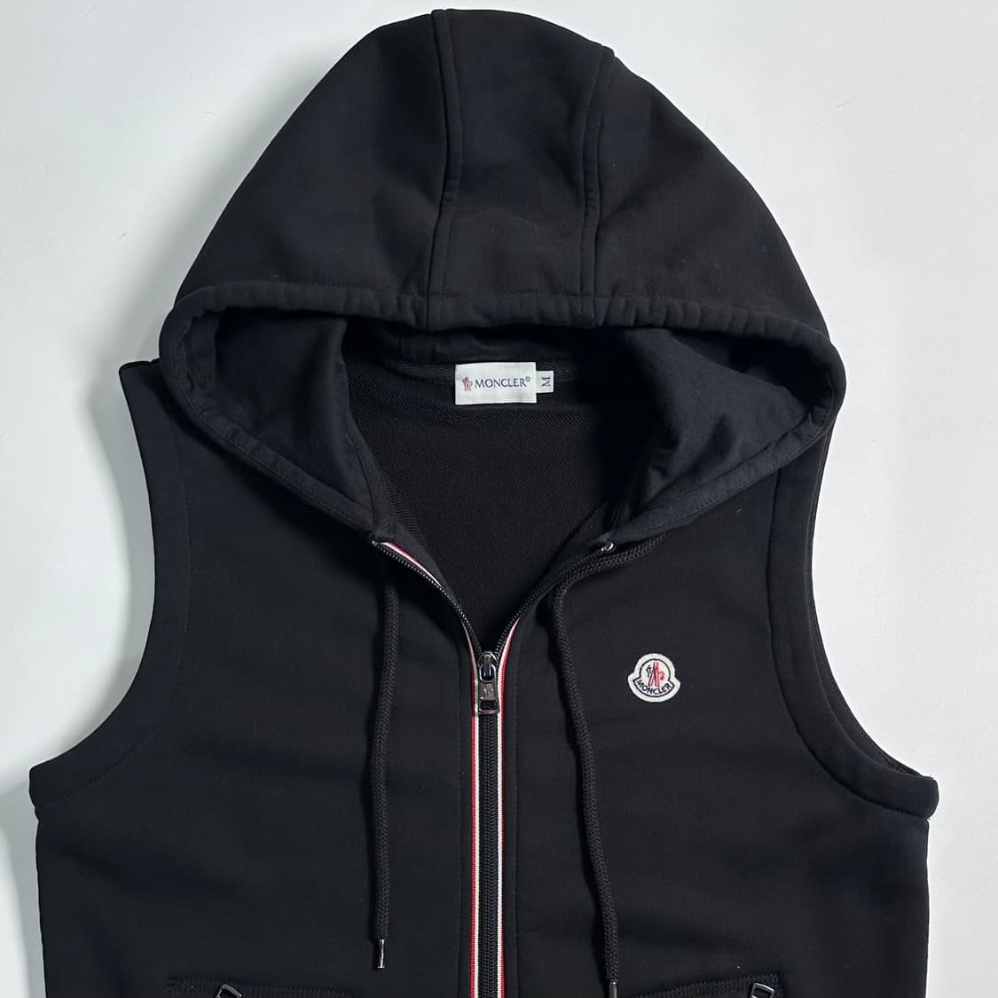 몽클레어 블랙 조끼 후드집업 상품이미지2