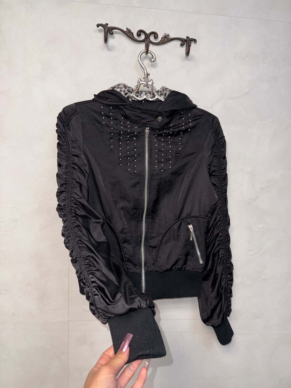 Black shirring embroidered stud 후드집업 상품이미지2