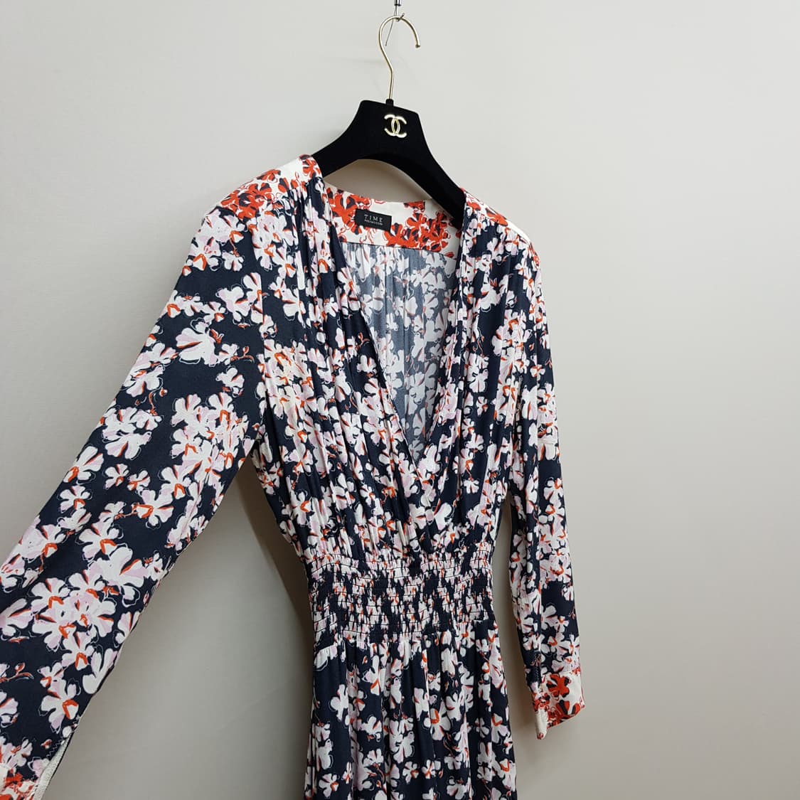 한섬 타임 플라워 패턴 셔링 롱 원피스 82-94-160사이즈 상품이미지3