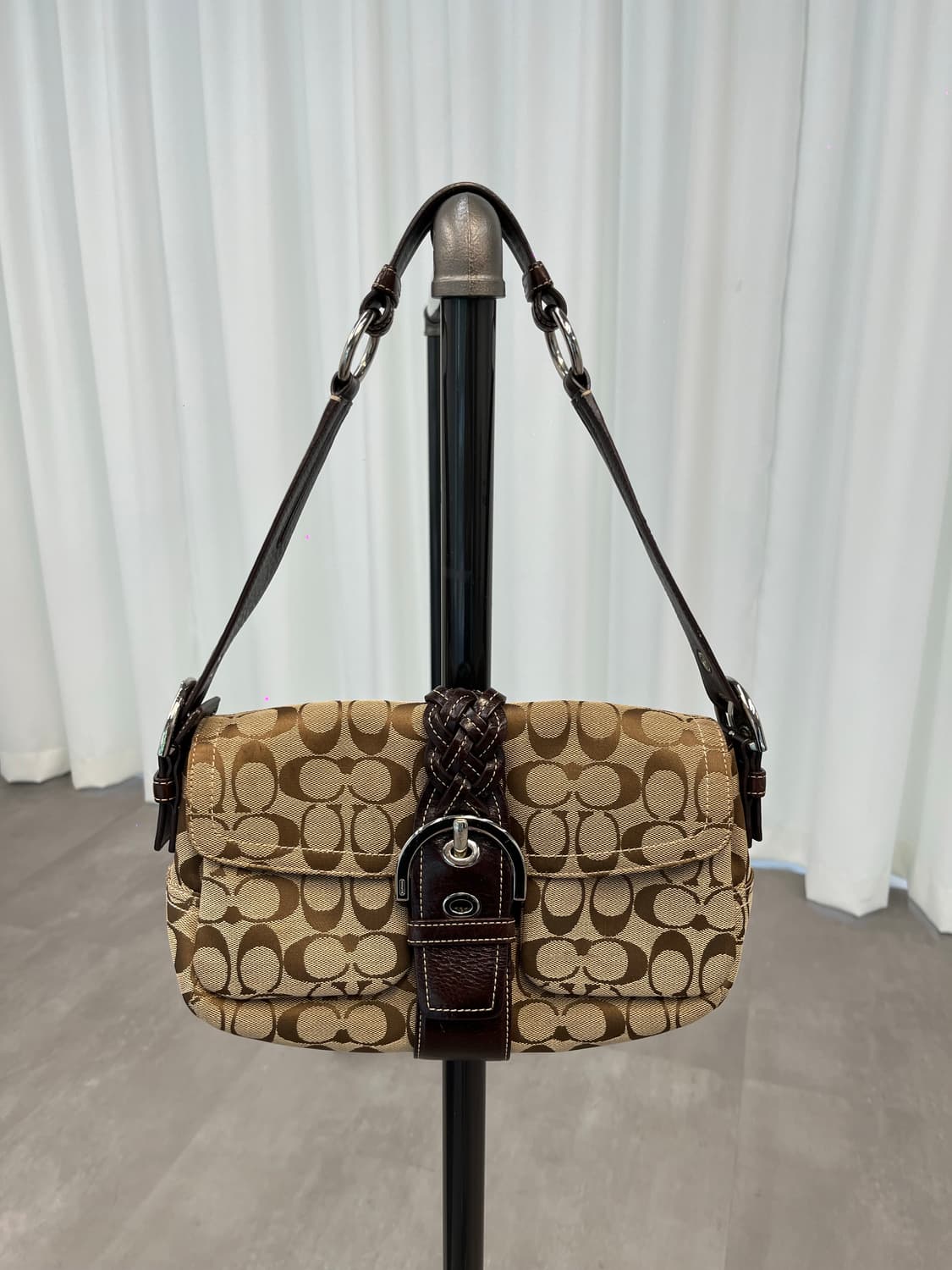 Coach Basic Pocket Bag 상품이미지1