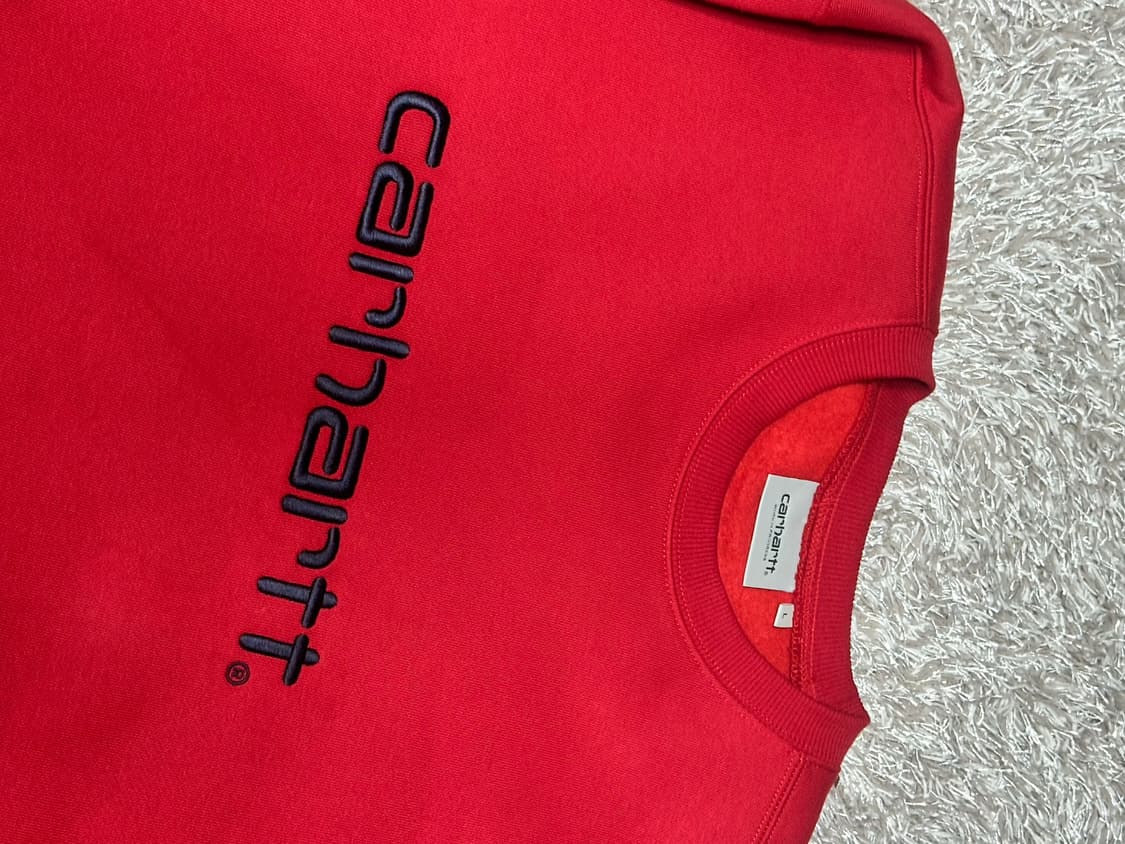 칼하트 빨간색 맨투맨티 상품이미지1