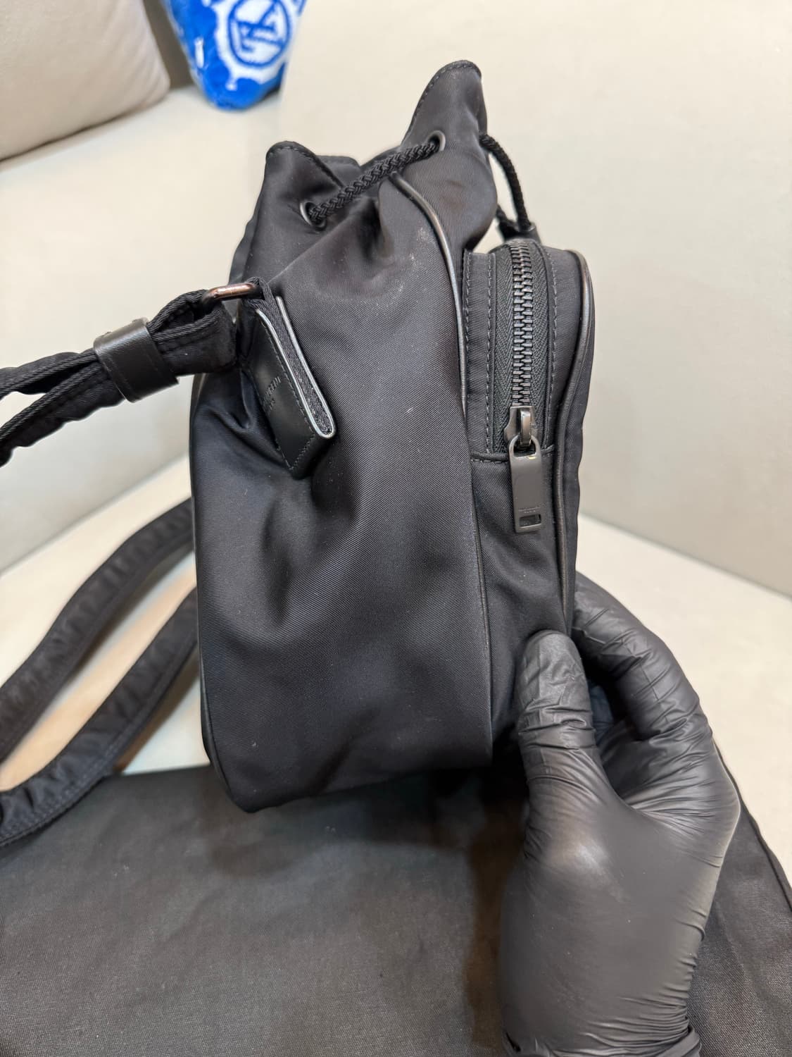 생로랑 버킷 니키 카메라백 상품이미지4