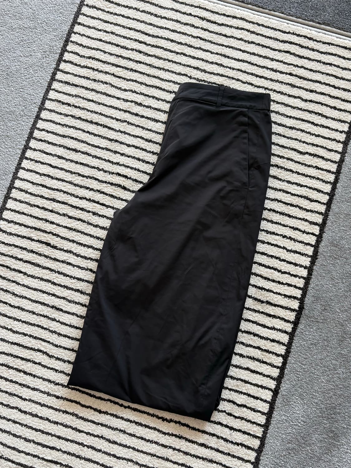 아모멘토 타프타 커브드 팬츠 판매 상품이미지4