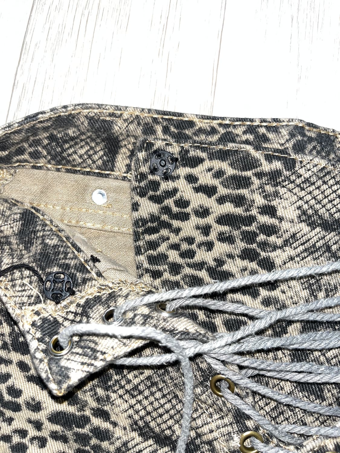 레오파드 스네이크 아일렛 레이스업 마이크로쇼츠 M 상품이미지4