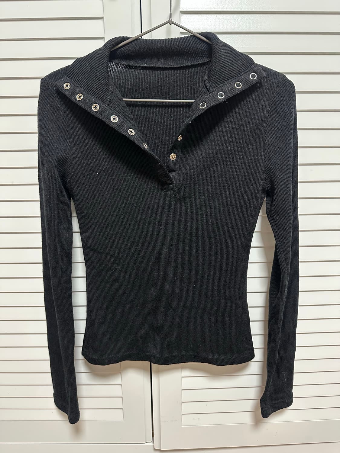 버튼 니트 상품이미지1