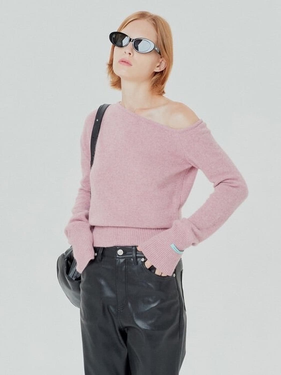 인스턴트펑크 원숄더 라쿤 니트 핑크 상품이미지2