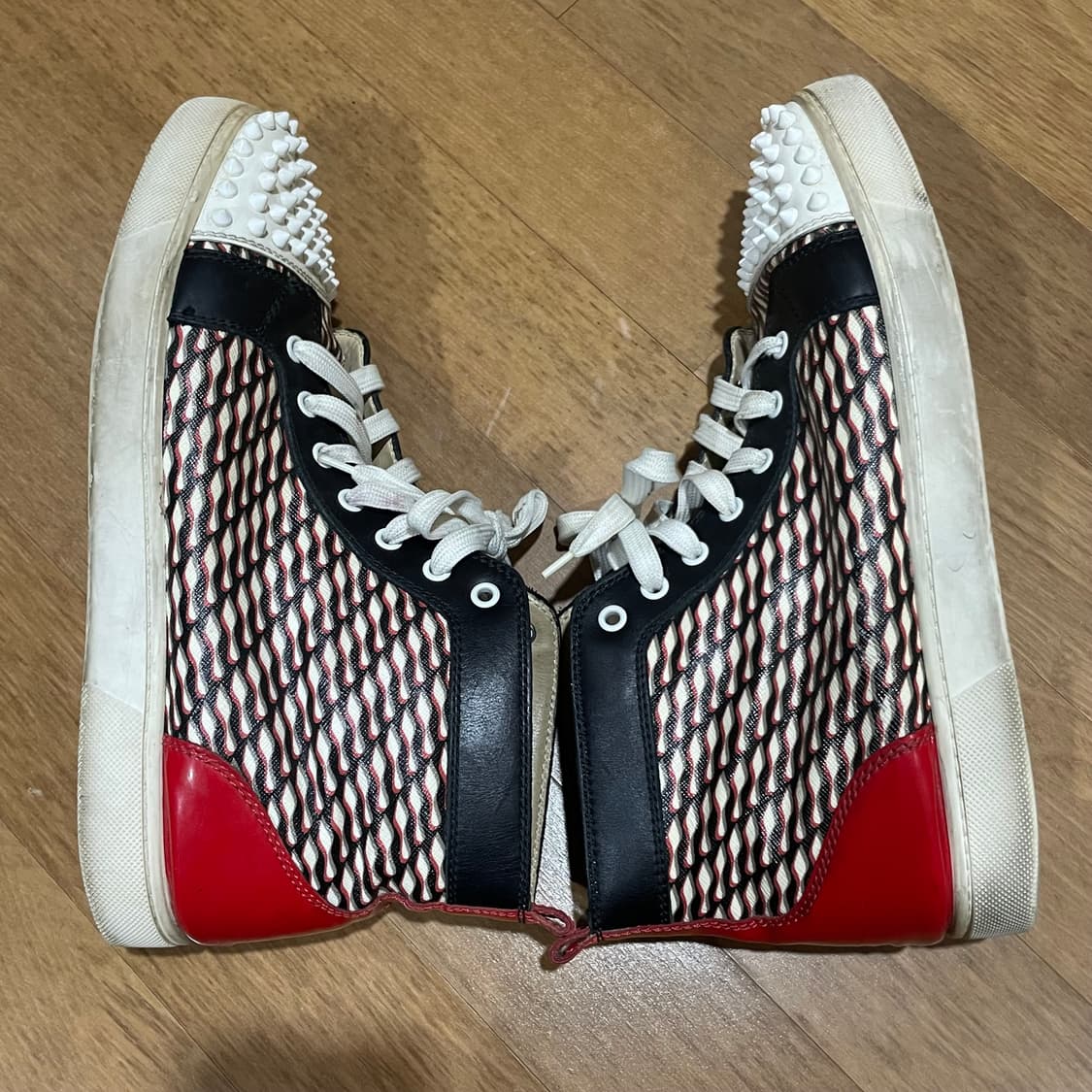 크리스찬 루부탱 스파이크 올라토 하이탑 스니커즈 275 상품이미지6