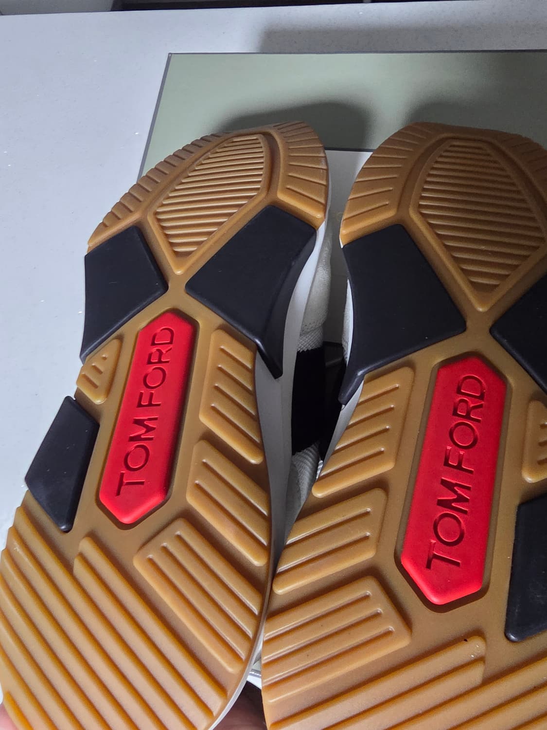 톰포드 자가 스니커즈 7.5 상품이미지3