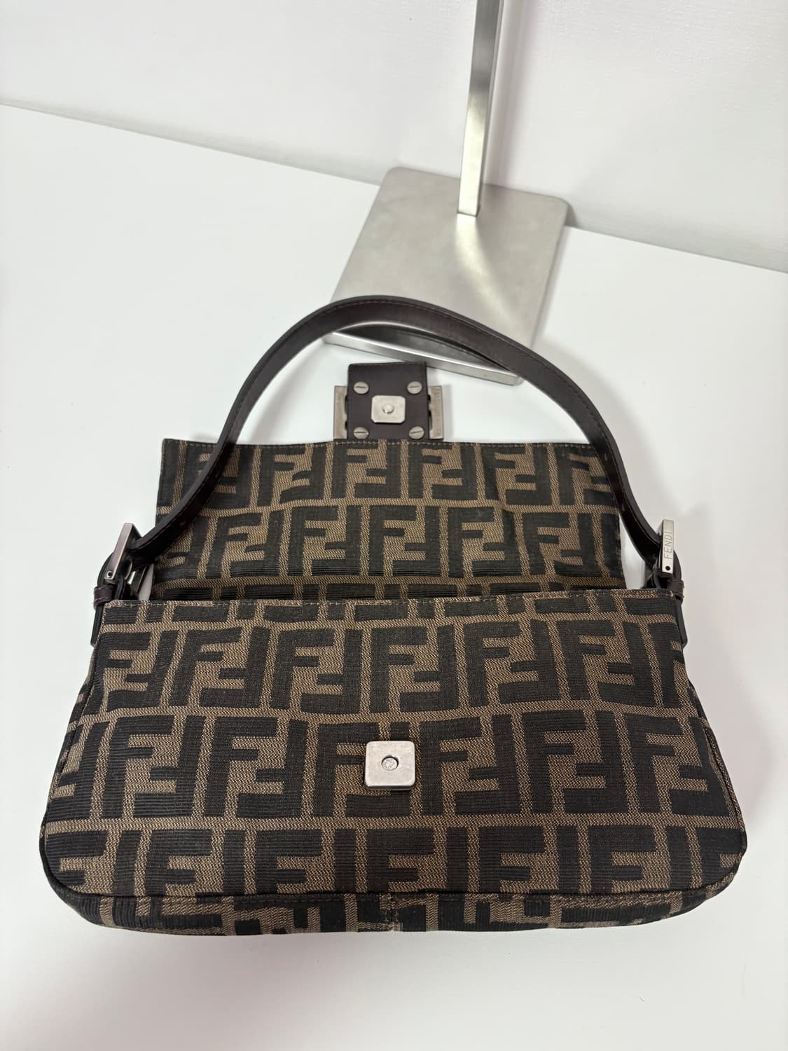 펜디 주카 바게트백 상품이미지6