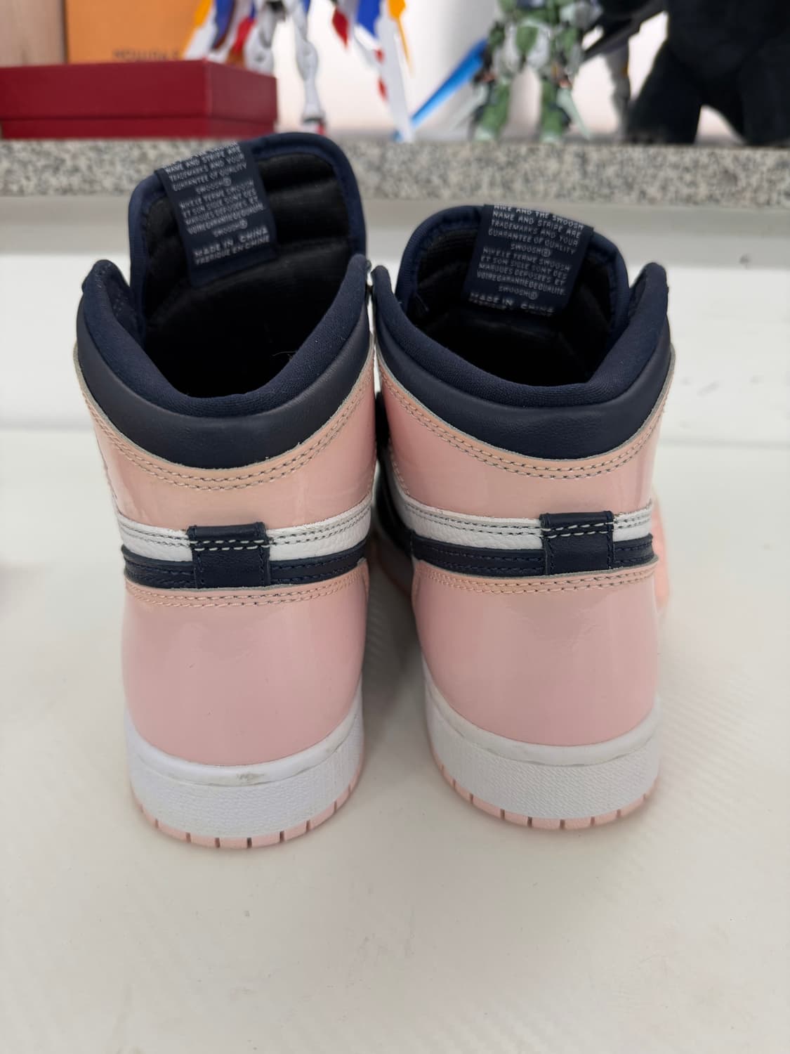 새제품) 나이키 에어 조던 1 블랙/핑크 운동화 240 상품이미지5