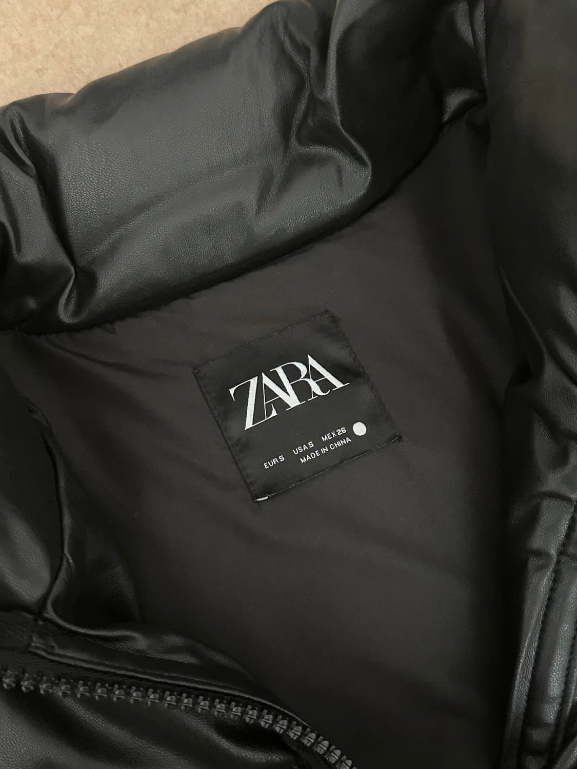 zara 크롭 레더 패딩조끼 상품이미지3