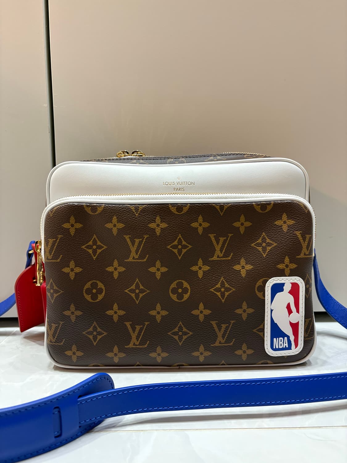 루이비통 x NBA 닐 메신저백 상품이미지1