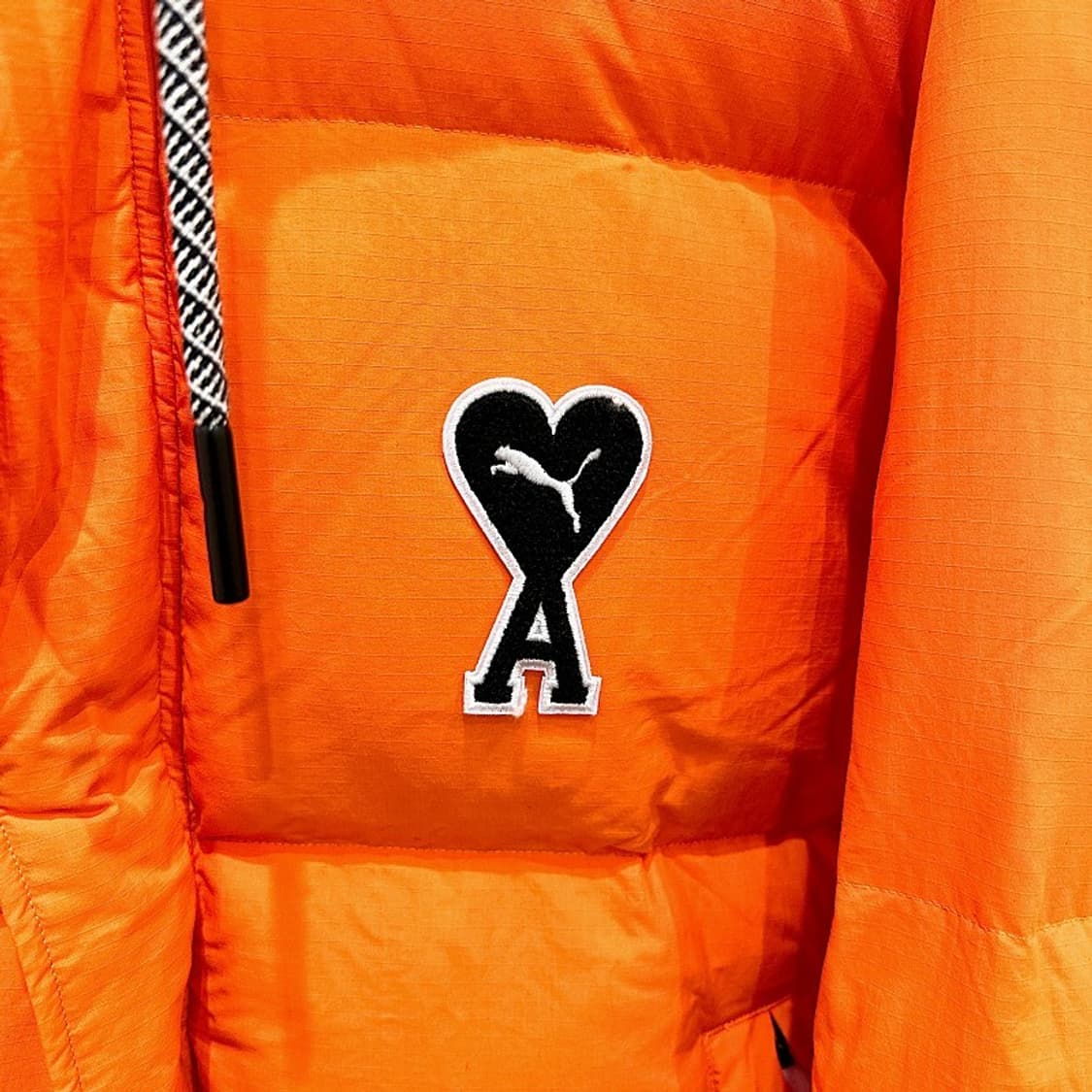 AMI X PUMA 아미 퓨마 남녀 공용 오렌지 패딩  상품이미지3