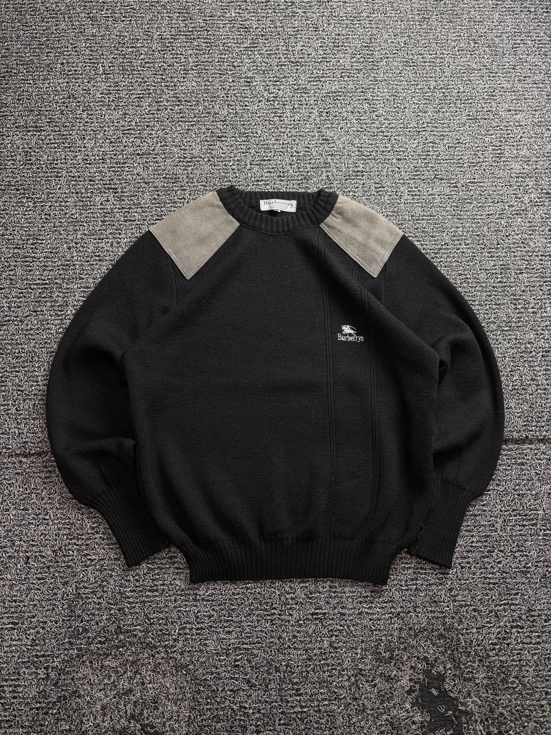 버버리 런던 블랙 자수로고 울 패치 코만도 니트 3044  상품이미지2