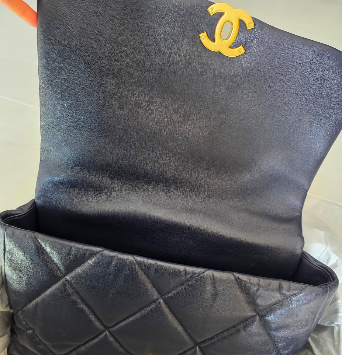 샤넬 19백 맥시사이즈 상품이미지5