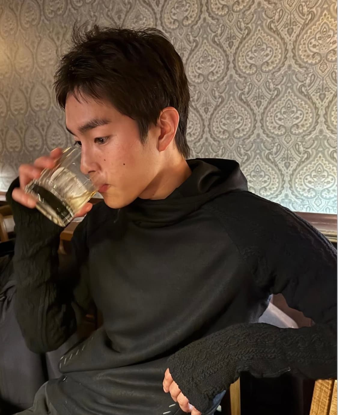 혜인서 테크울 후드 니트 3사이즈 블랙 홍태준 착용 상품이미지6