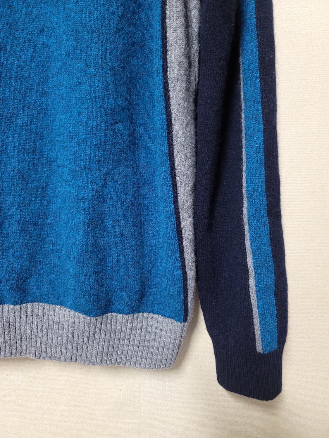 루이까스텔 방풍 니트 상품이미지5