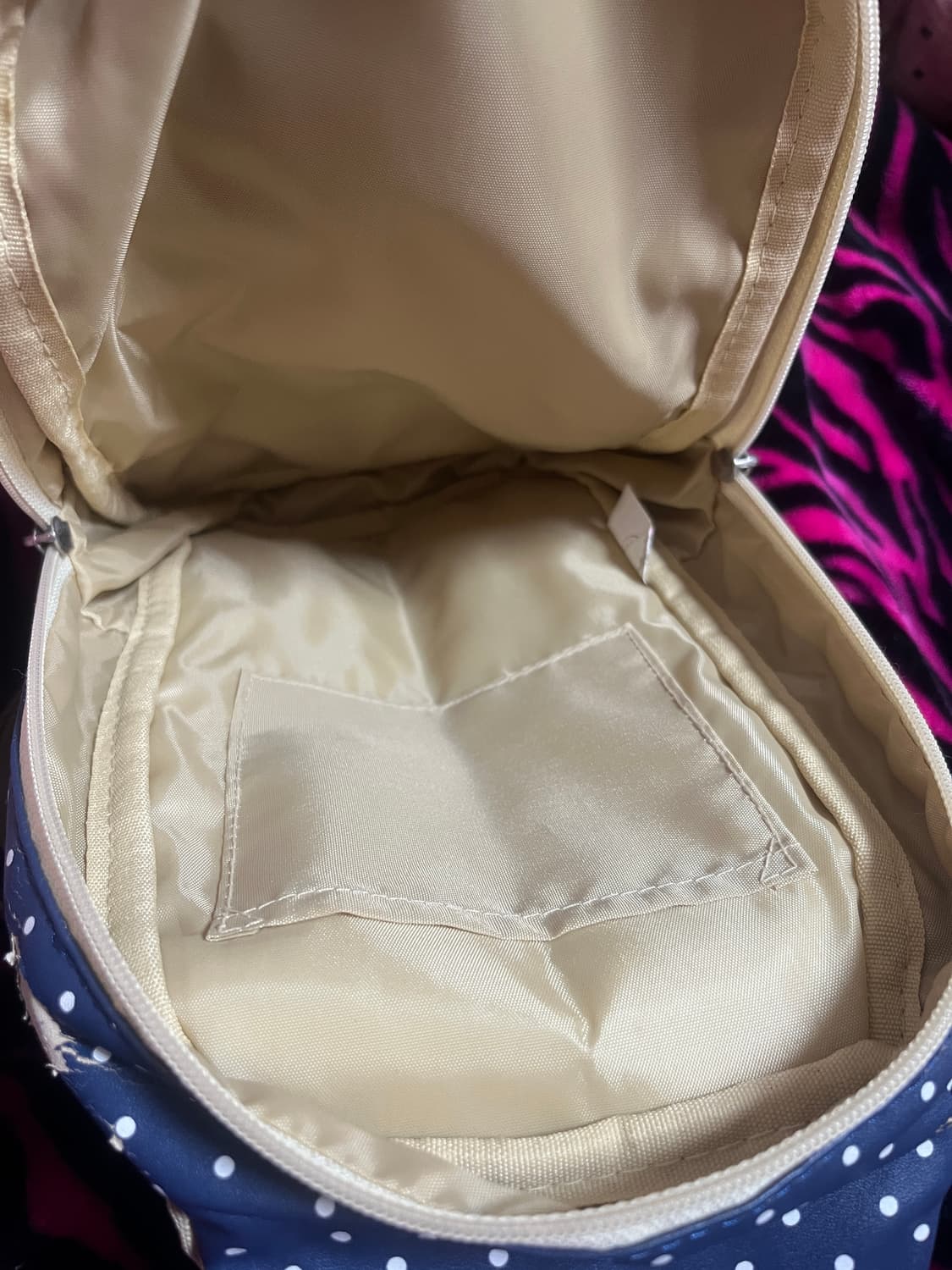 핀터가방 딸기초코 리본 크로스백 바디백 가방 라떼갸루 상품이미지4