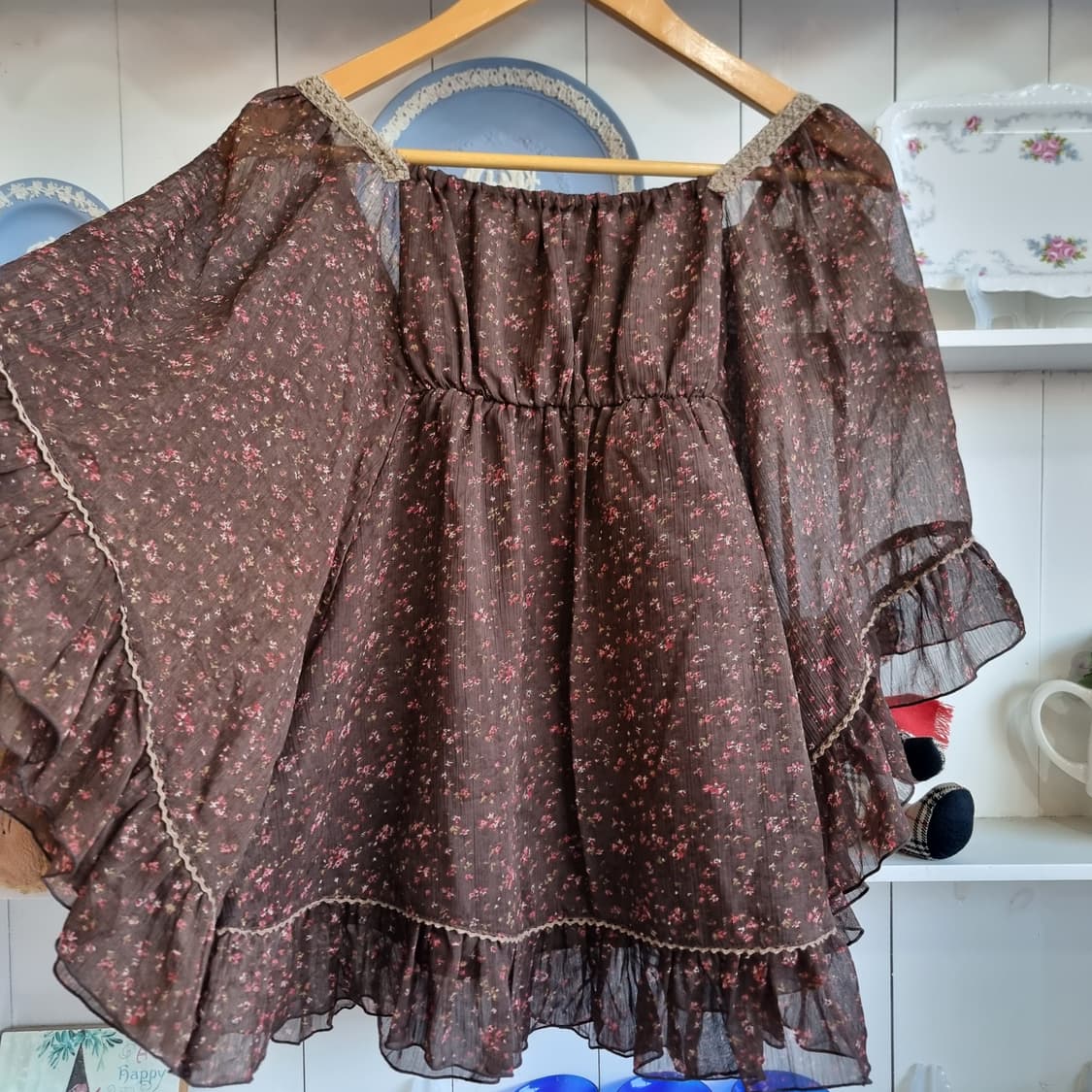 케이프 망또형 쉬폰 플라워 블라우스 상품이미지6