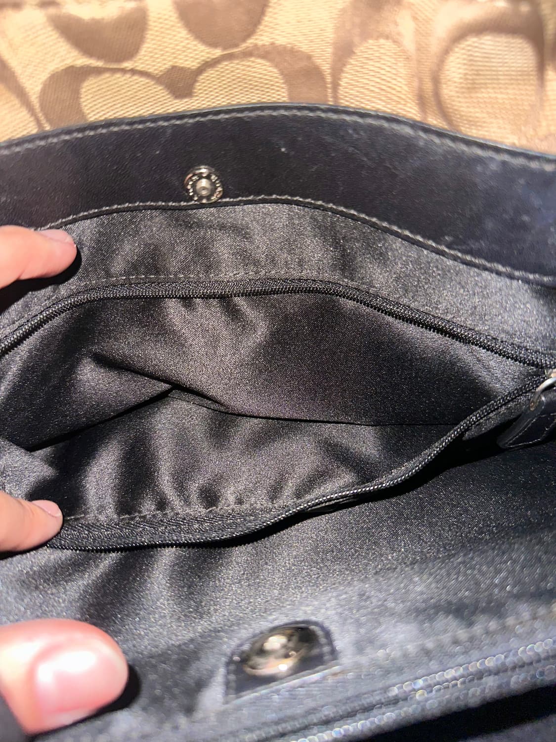 코치 시그니처 패턴 브라운 베이지 숄더백 상품이미지4