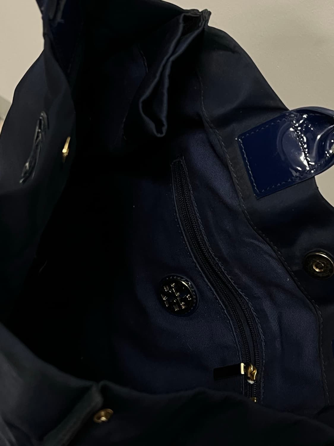 토리버치 나일론 엘라 토드백 네이비 상품이미지5