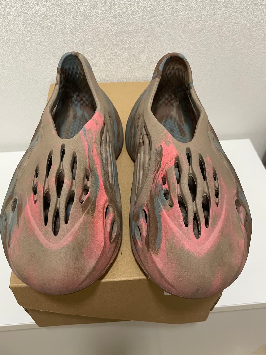 아디다스 이지 폼 러너 믹스 샌드 그레이 235 상품이미지1