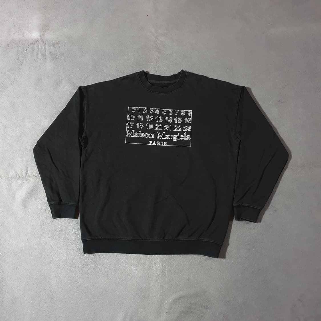 메종마르지엘라 넘버링 빅로고 맨투맨 50 상품이미지1