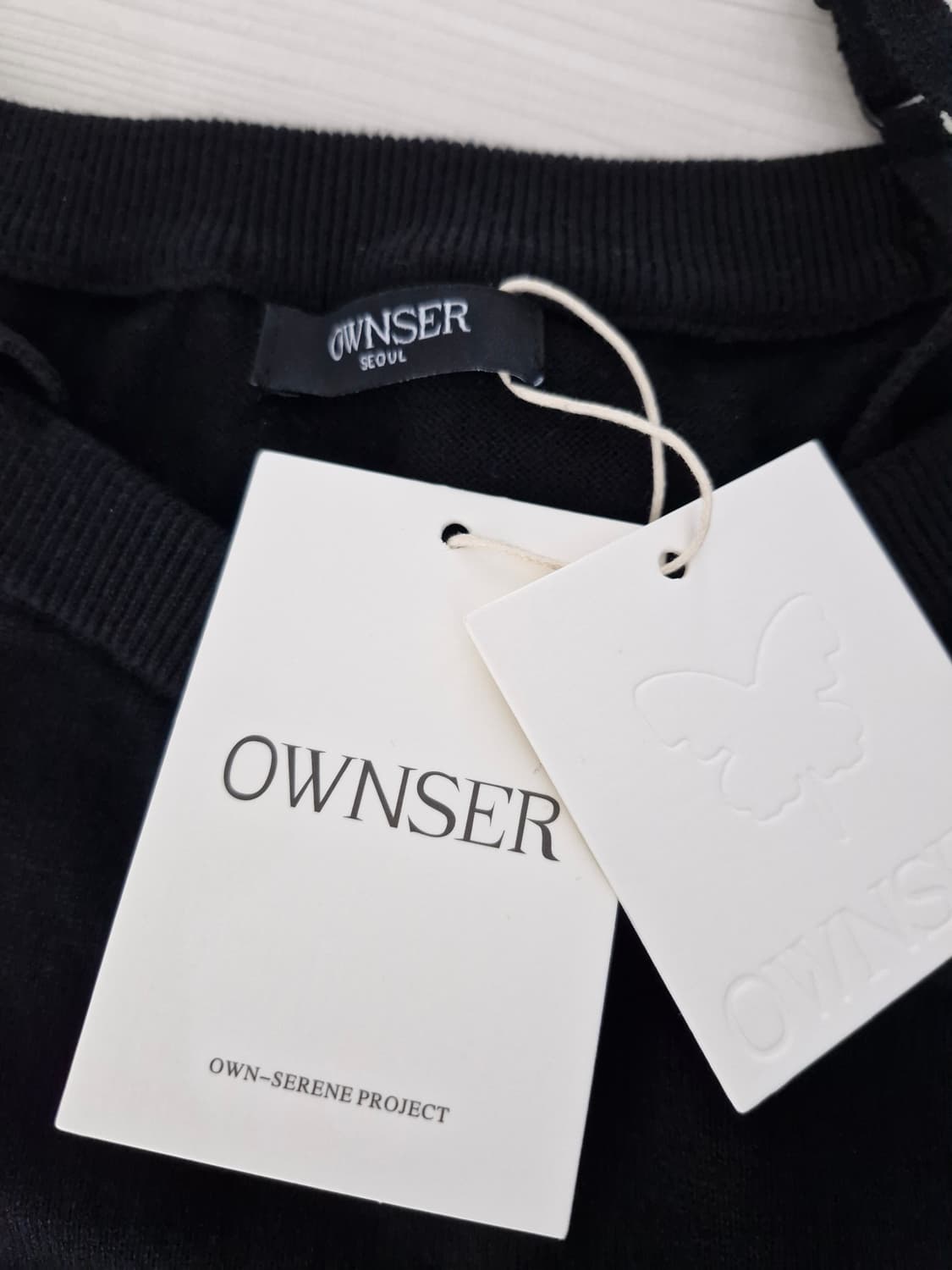 [새상품]OWNSER 오운서 블랙 크로우 오프 숄더 니트 상품이미지4