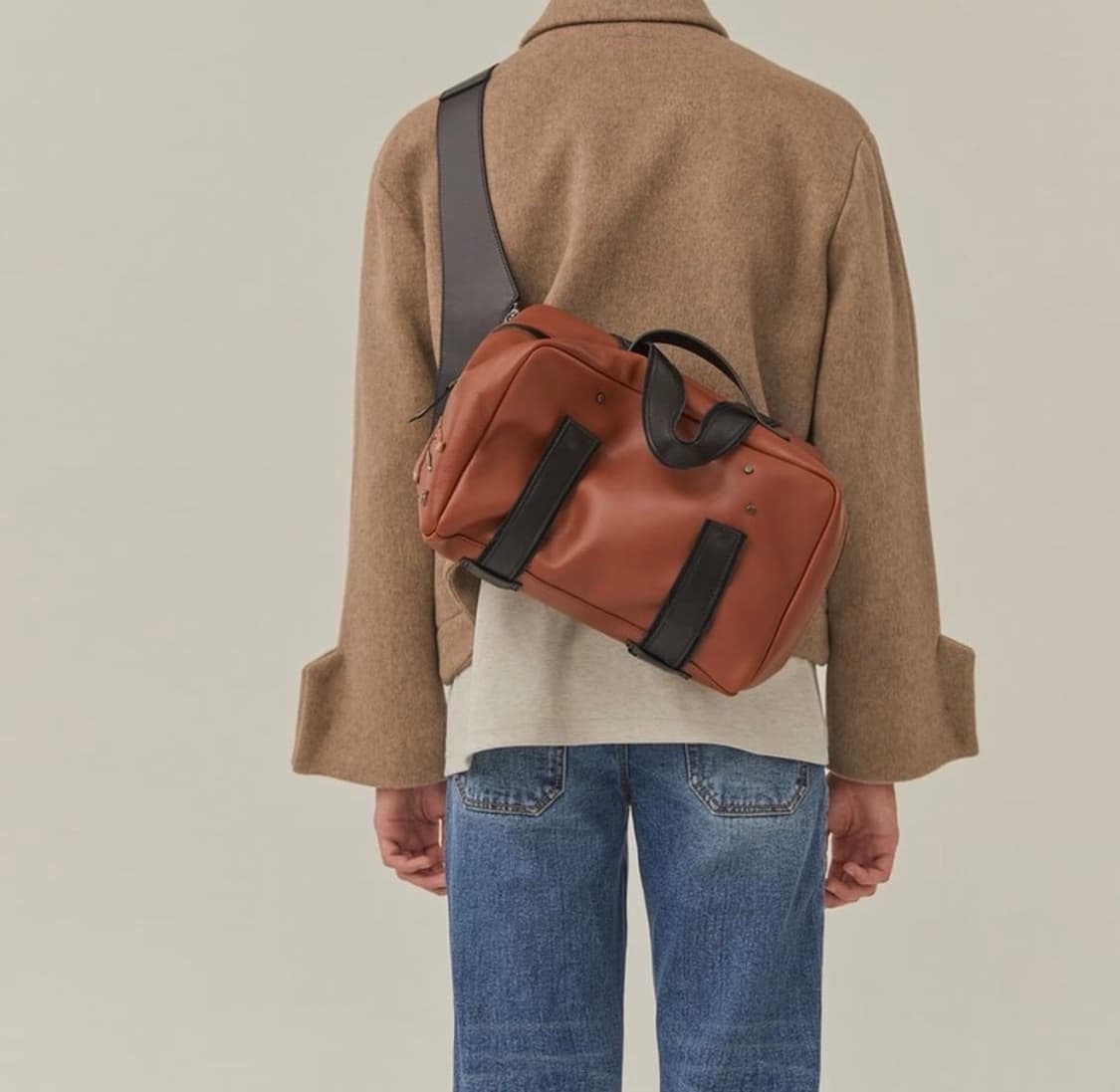 20FW 아더에러 브라운 레더백 가방 상품이미지5