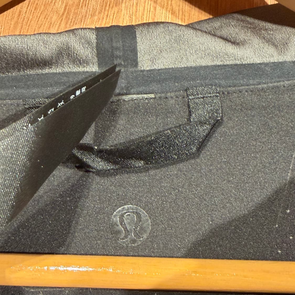 룰루레몬 블랙 아웃푸어 자켓 L 바람막이 상품이미지3