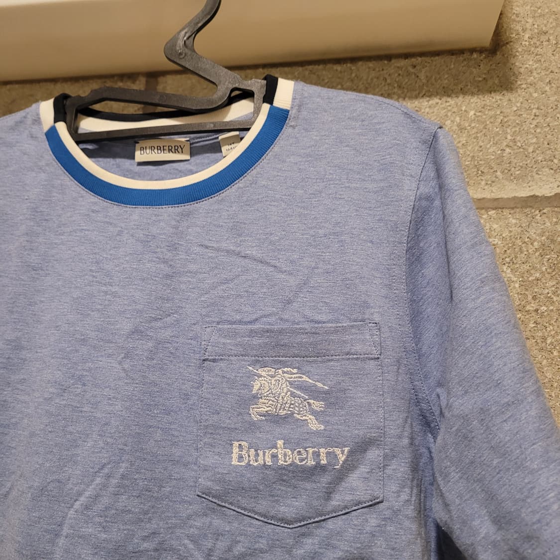버버리 자수로고 포켓 반팔 14 상품이미지3