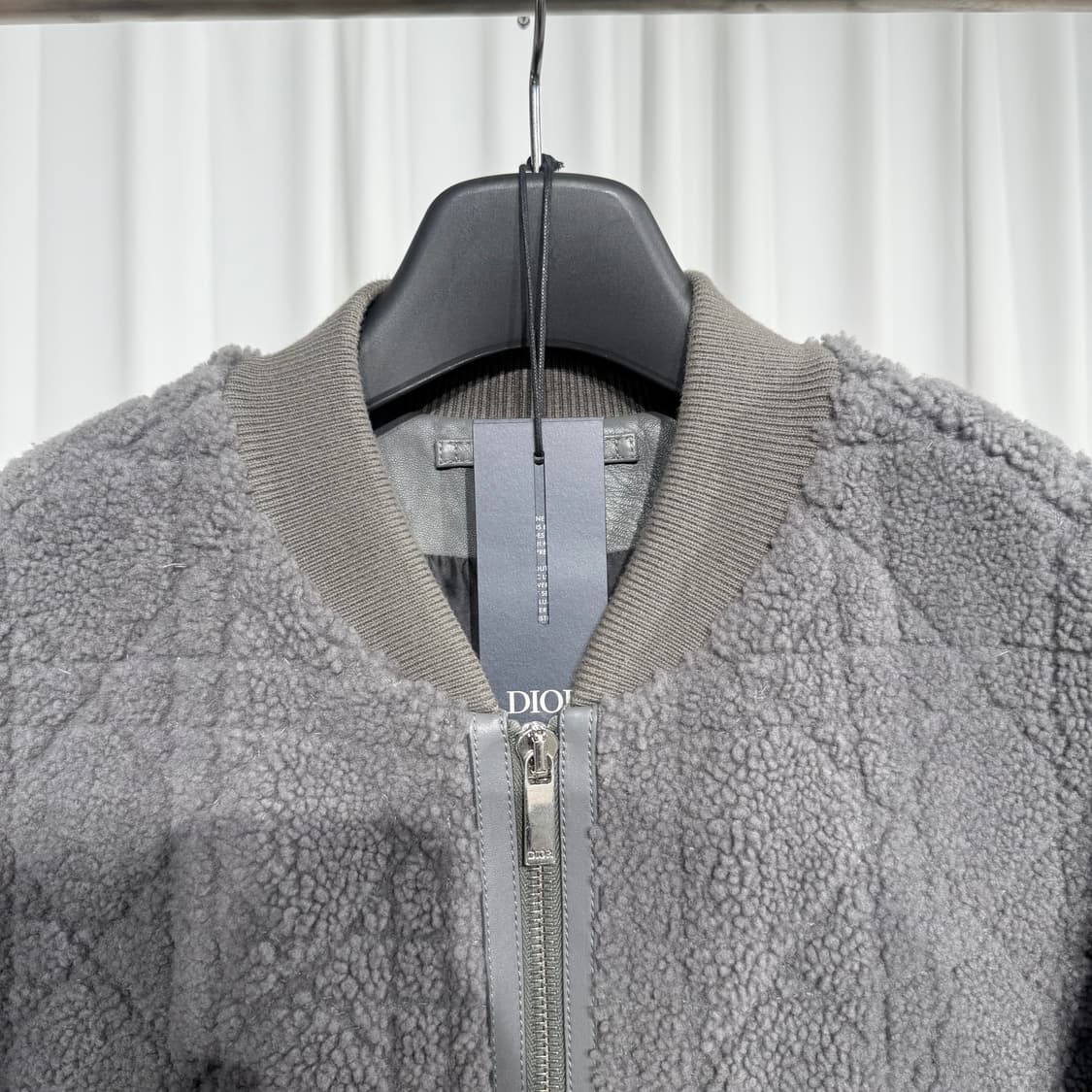 [정품] 디올 까나쥬 시어링 무스탕 봄버 자켓 54사이즈 상품이미지5