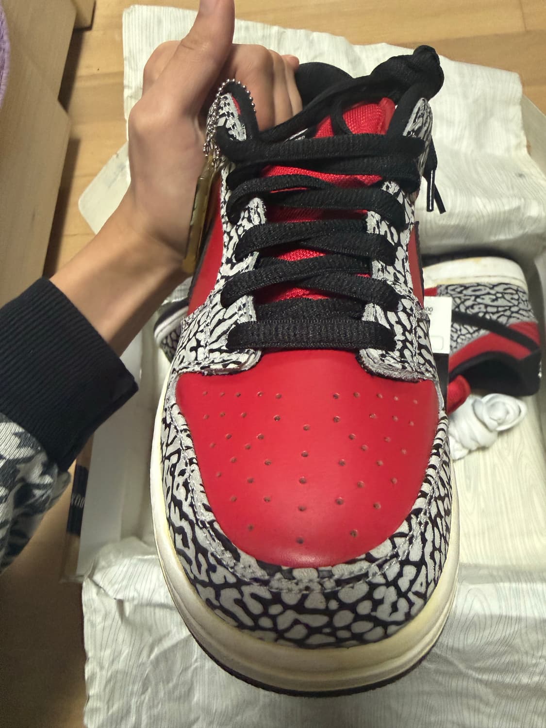 슈프림 x나이키 레드시멘트 280 풀구성 새상품 판매합니다  상품이미지2