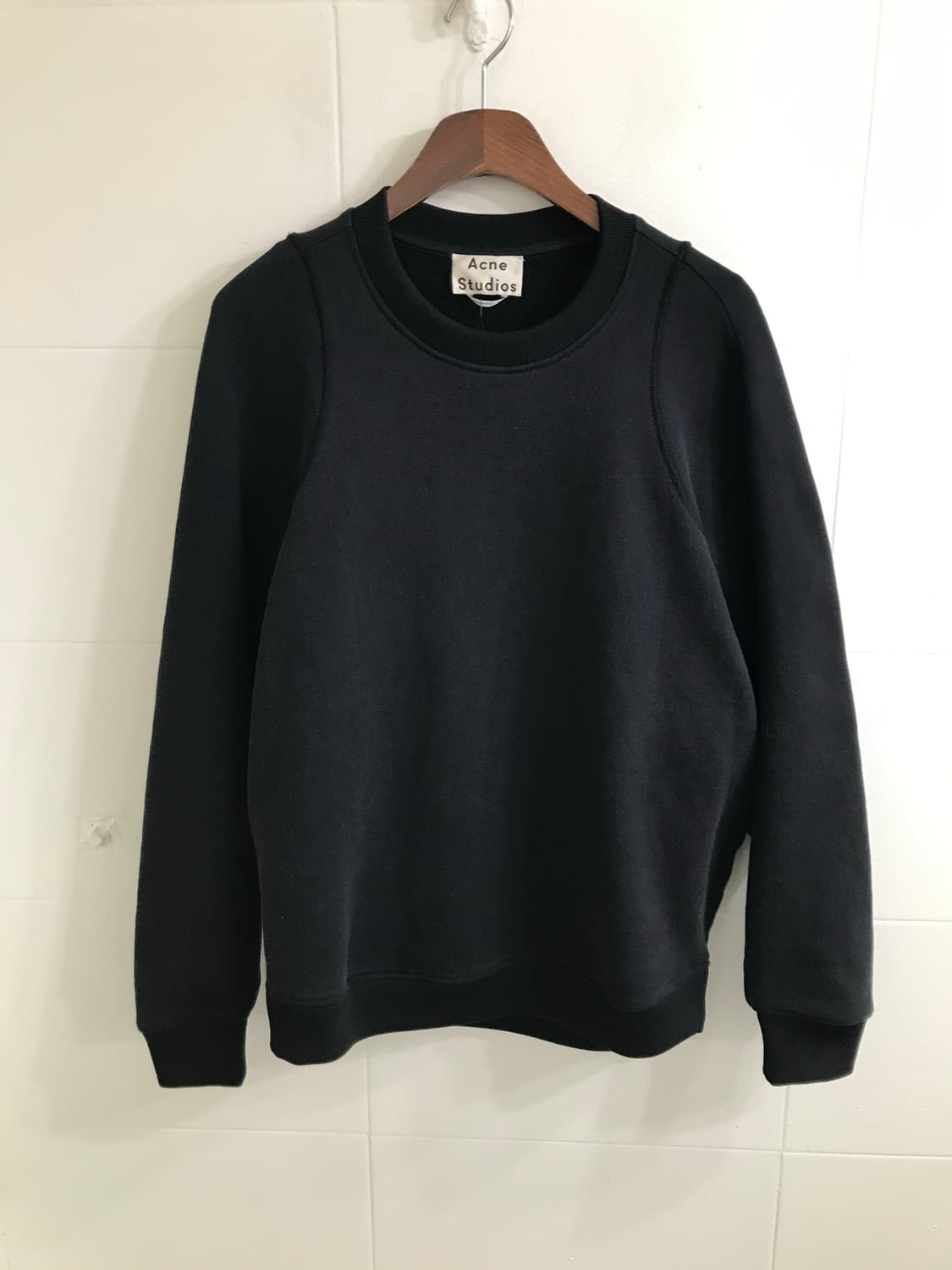 아크네 스튜디오 스티치 블랙 기모 맨투맨 상품이미지4