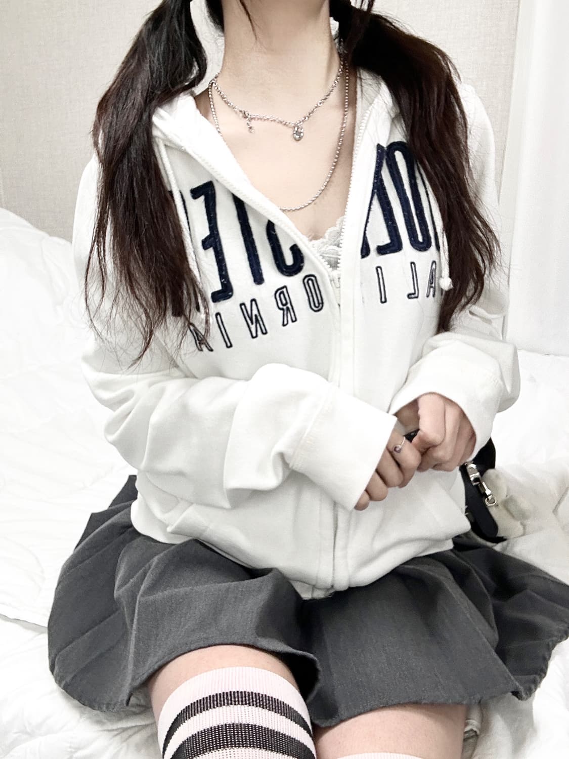 홀리스터 빅로고 화이트 후드집업 상품이미지5