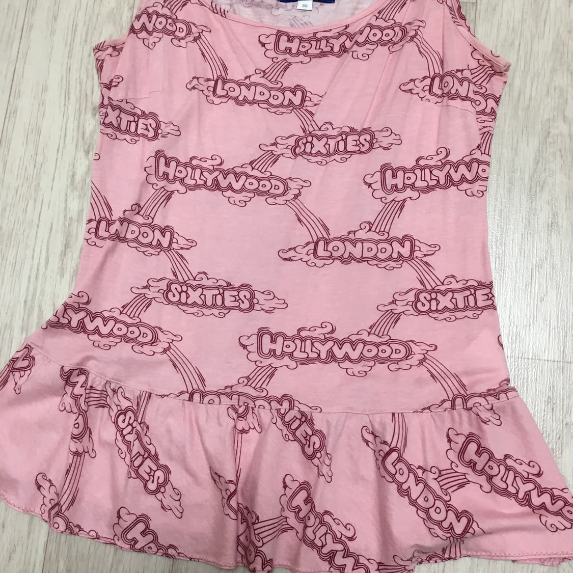 버버리 핑크 로고 슬리브리스 상품이미지3