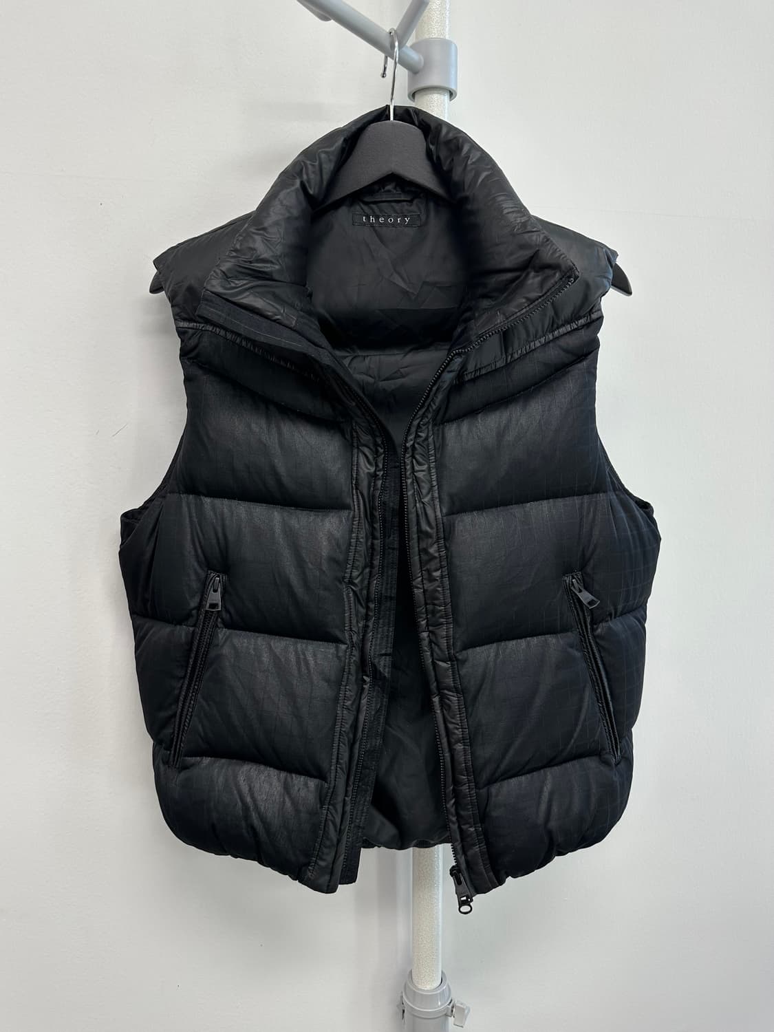 띠어리 코팅 나일론 다운 패딩 조끼 상품이미지2