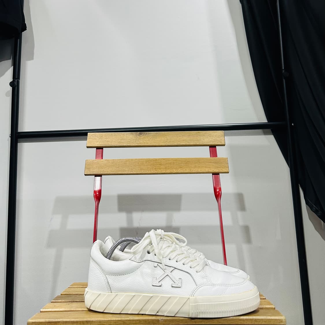 EU42) 280 오프화이트(Off-White)의 로우 벌커나이즈드 상품이미지1