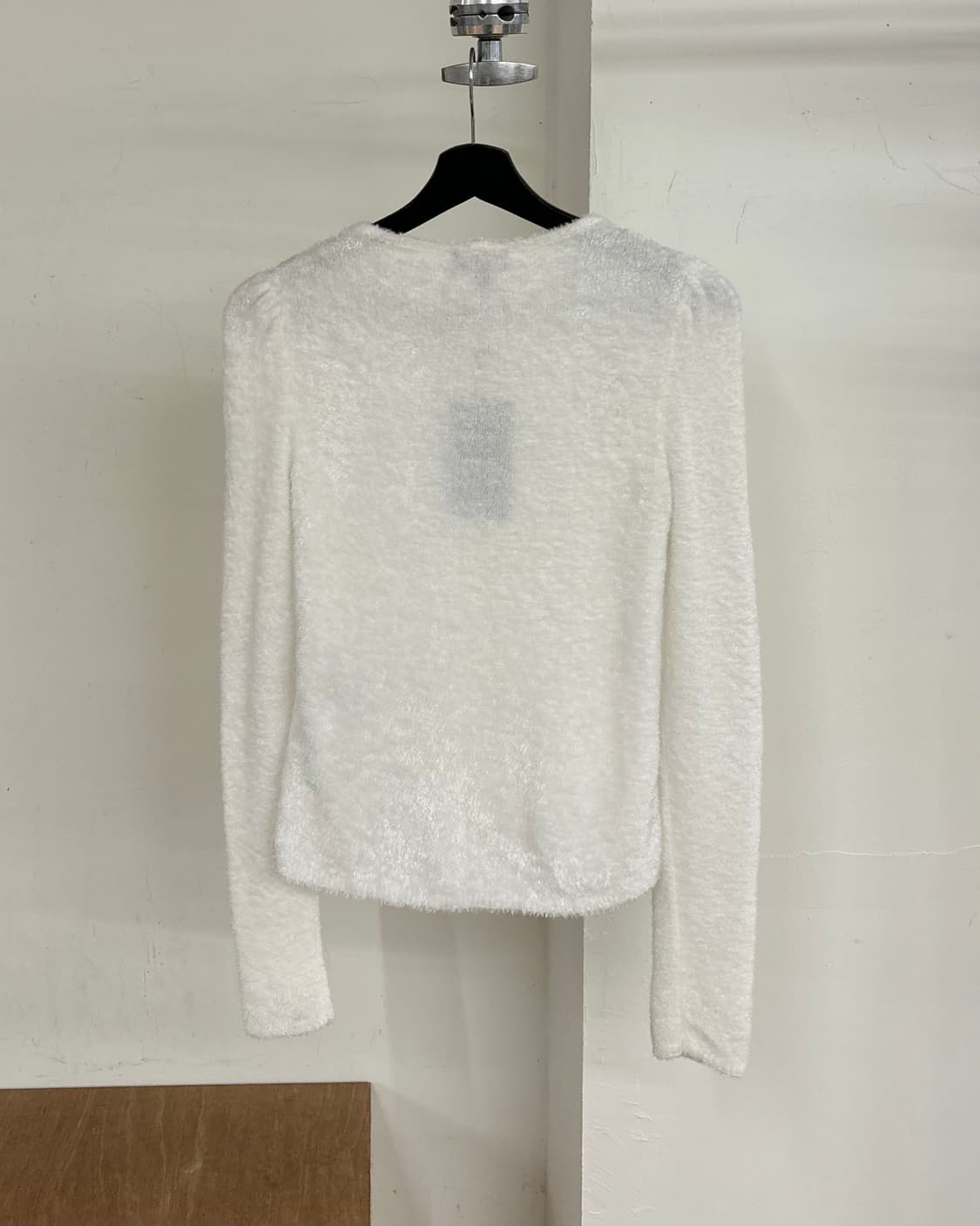 엠포리오 아르마니 화이트 라운드넥 퍼프숄더 니트  상품이미지6