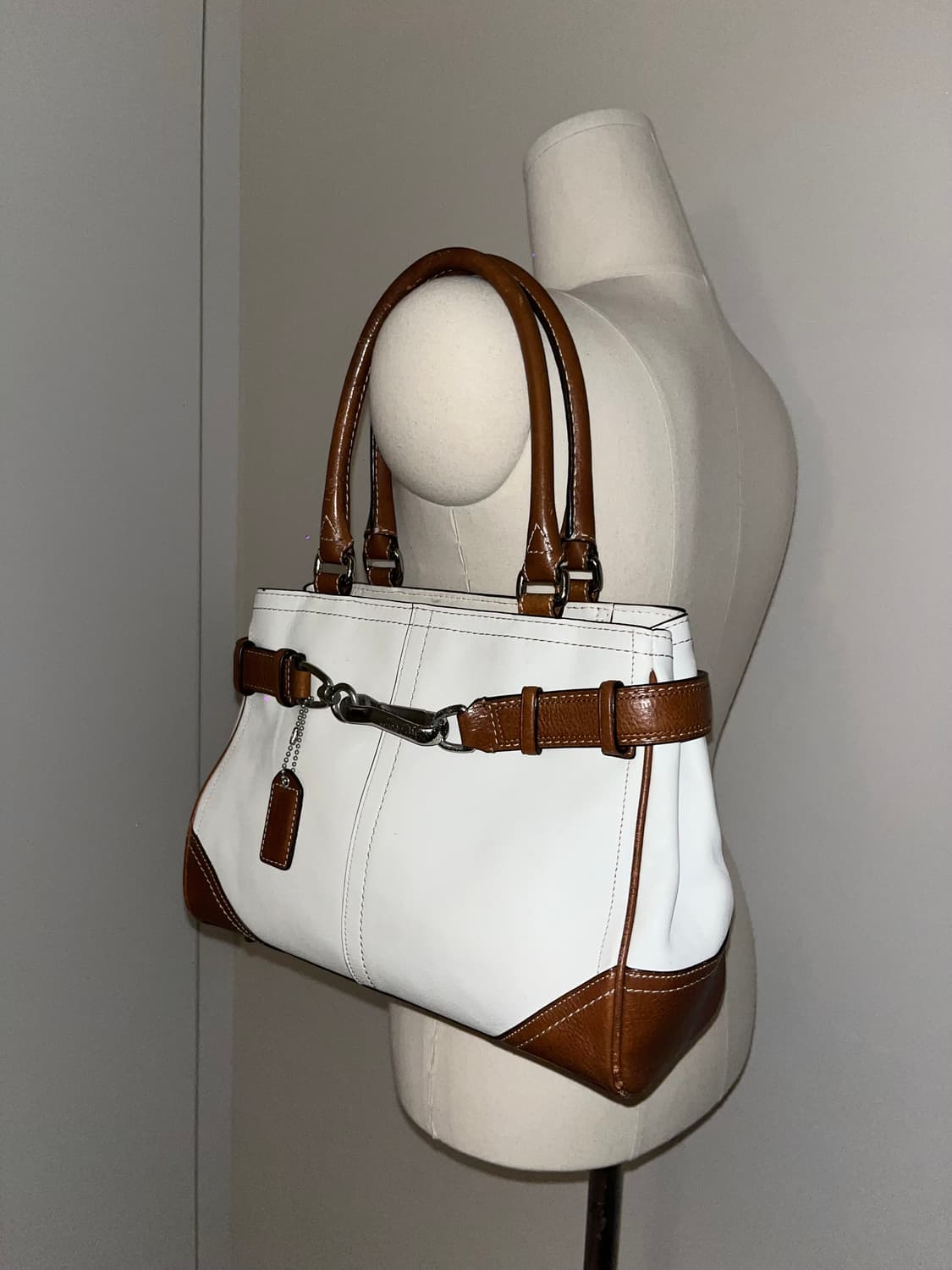 📦 Coach beige white Shoulder Bag 상품이미지2