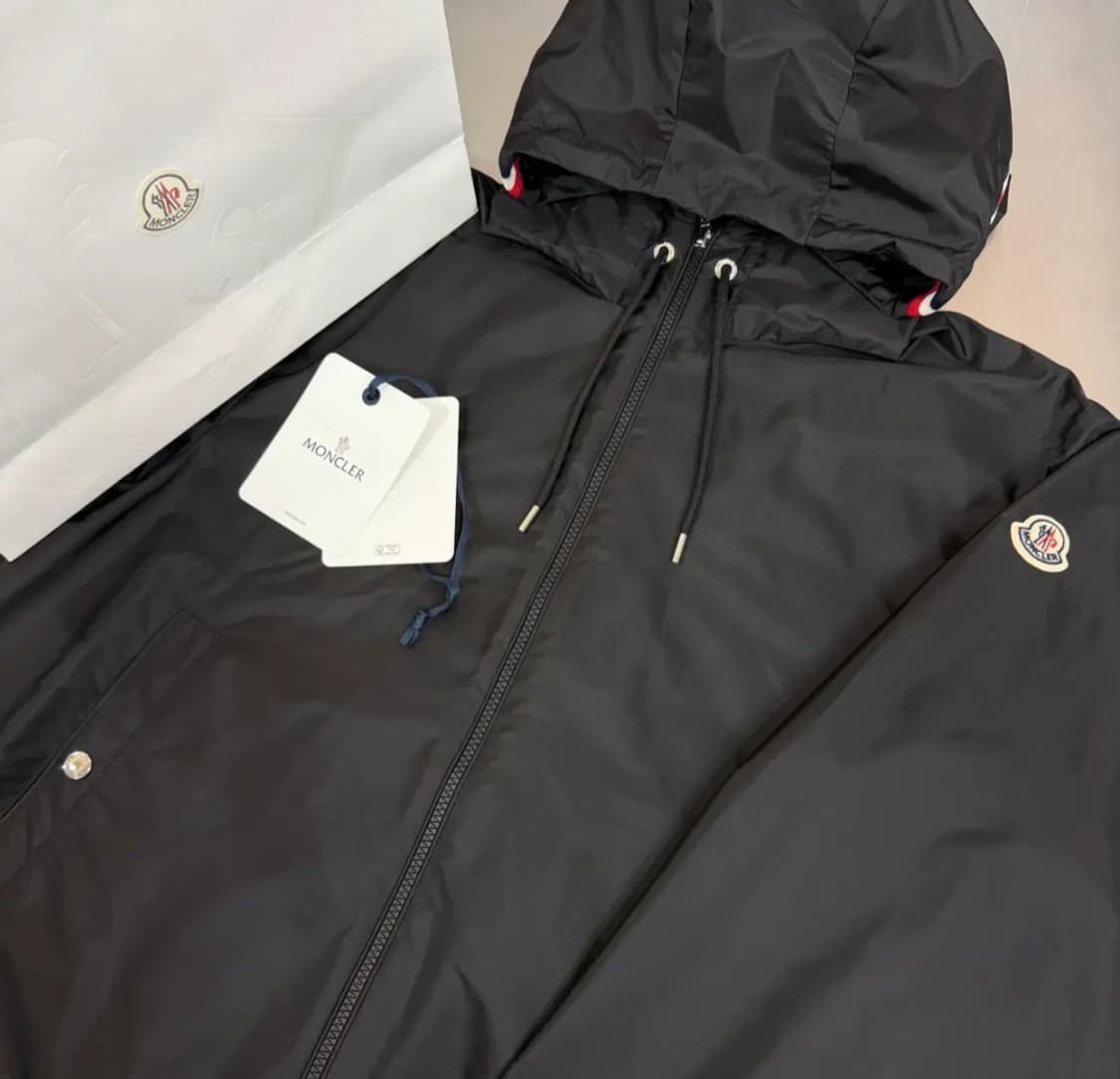 [정품] 몽클레어 신형 윈드브레이커 
바람막이 자켓 XXl 블랙 상품이미지1