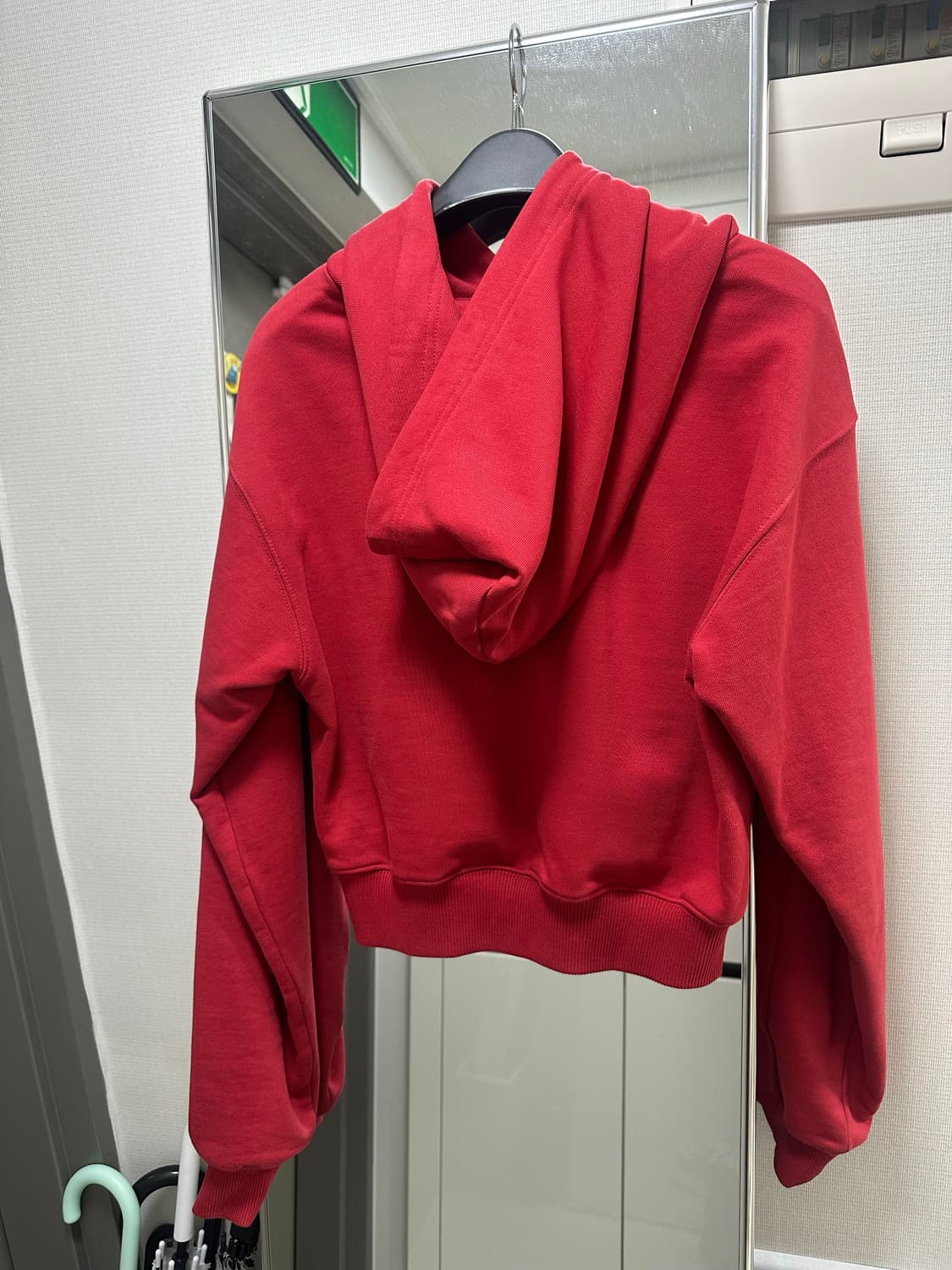 LCDC 크롭 레드 후드티 상품이미지4