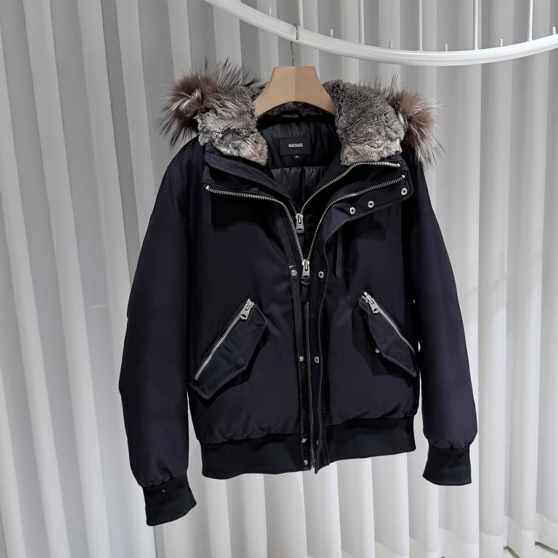 (A+/38) / 맥케이지 딕슨은장 실버퍼 패딩 자켓 블랙 상품이미지3