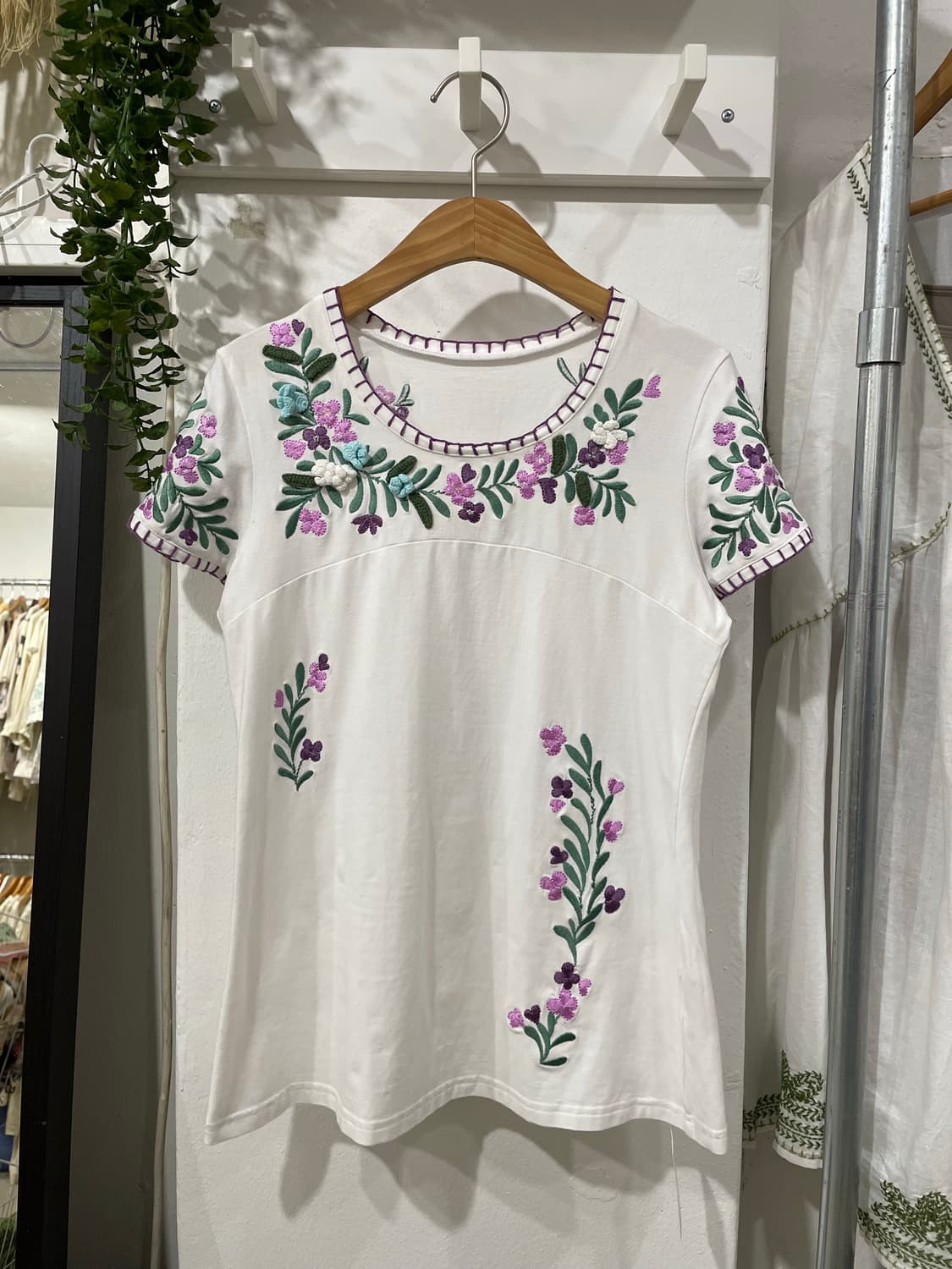 Soft Hana Embroidery T-shirt 상품이미지6