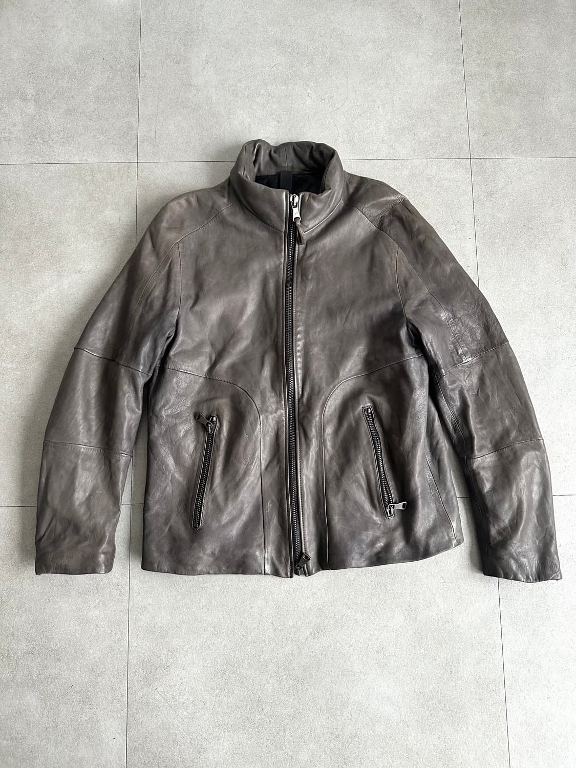 가렛 애쉬그레이 램스킨 하이넥 집업 레더 자켓 상품이미지1