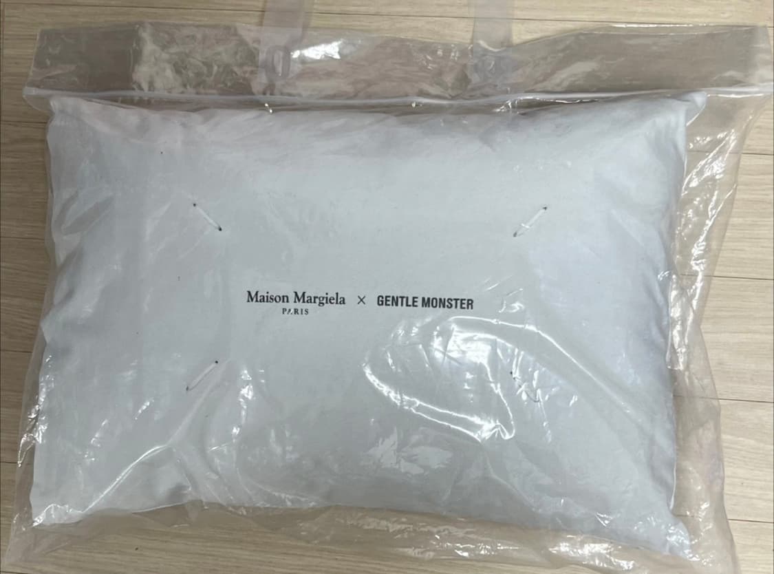 젠틀몬스터X메종마르지엘라 쿠션 상품이미지2