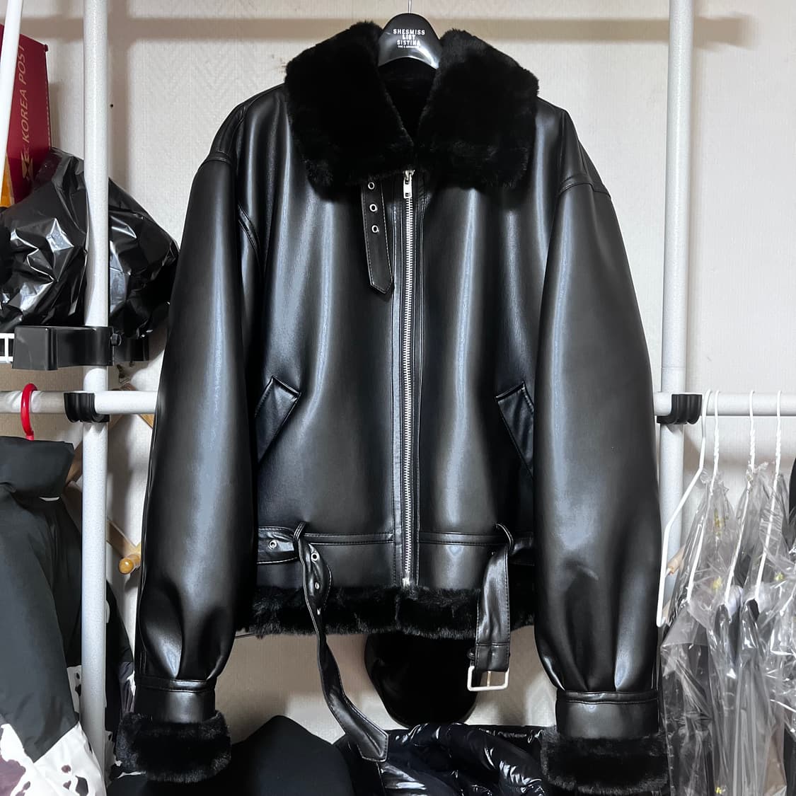 [L] 깡스타일리스트 X 론트 121 무스탕 블랙 상품이미지1