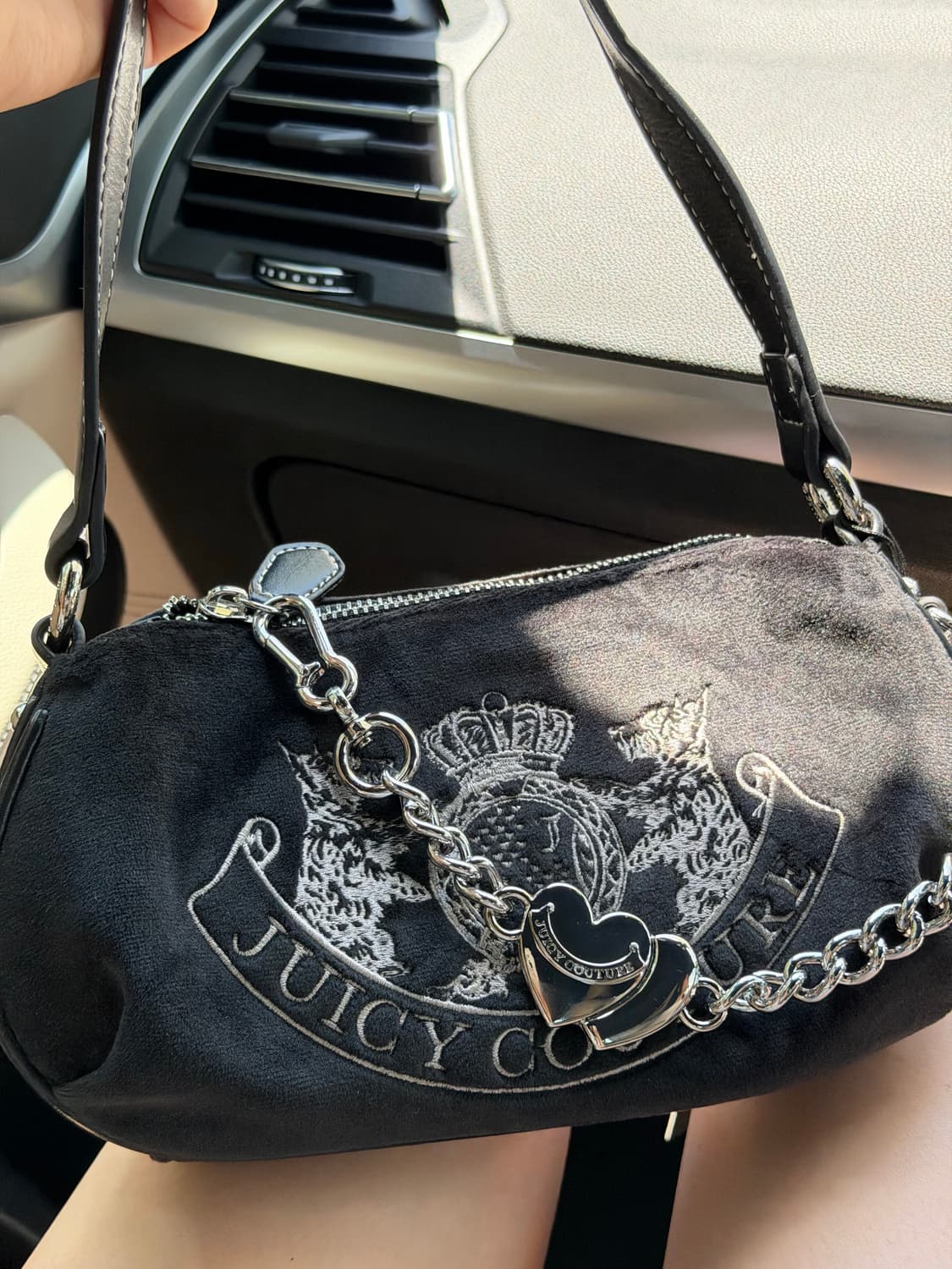 [프리뷰 세일] 쥬시꾸뀌르 블랙 벨벳 숄더백 상품이미지2