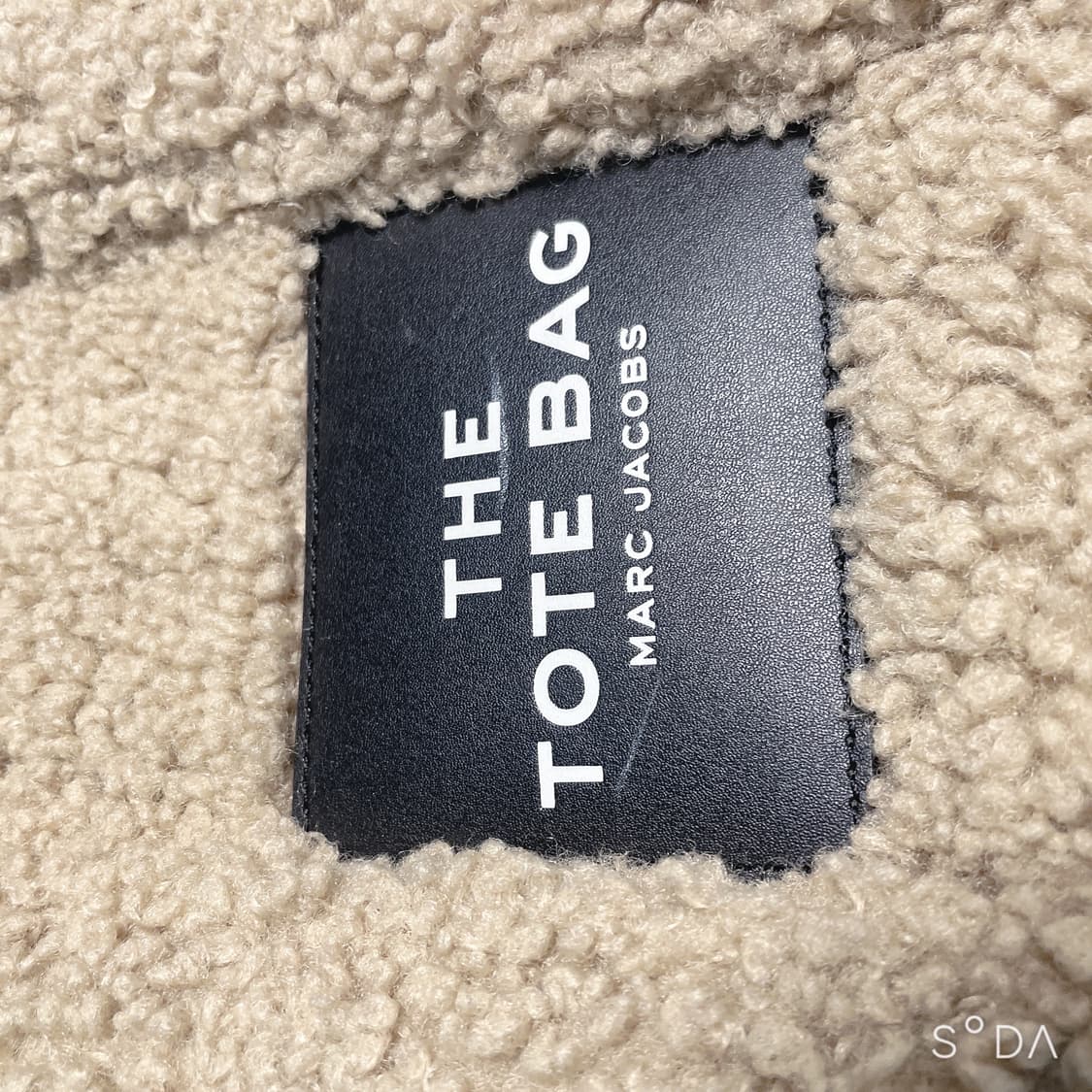 마크제이콥스 테디 토트백 베이지 상품이미지3